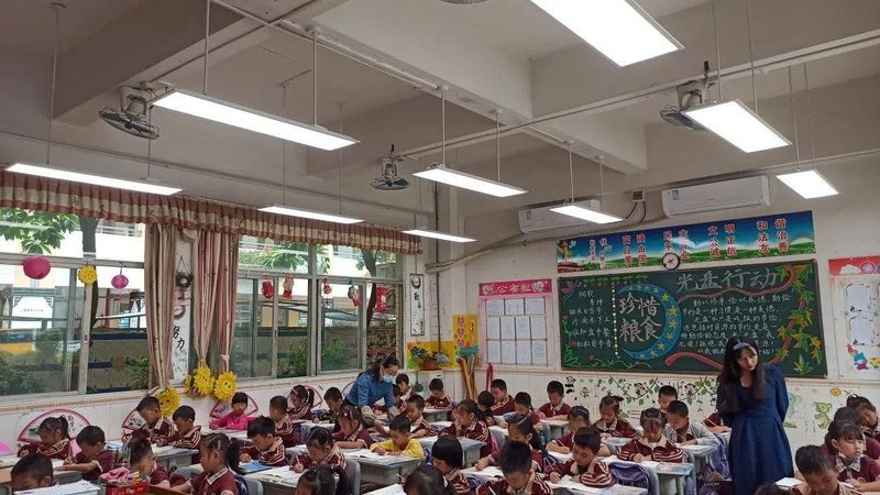游泳馆照明灯具批发报价