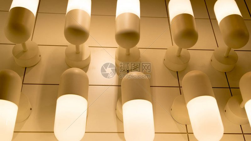 磁吸式线条灯：揭秘其独特魅力与选购要点