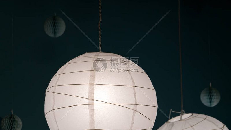 办公室LED面板灯：材质选择与型号解析**